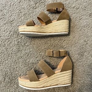 Oasis Society Khaki Brown Wedges with Jute Platform